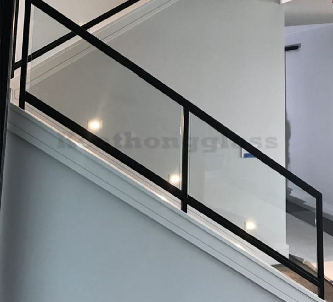 Staircase Glass Railing 86