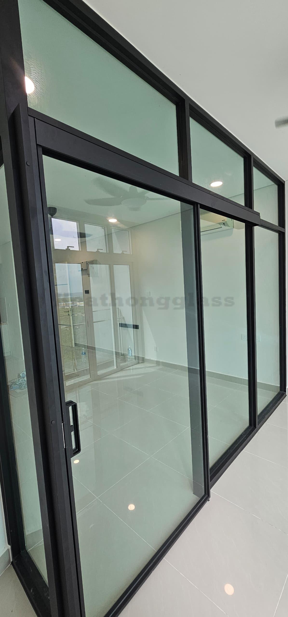 Glass Partition 67