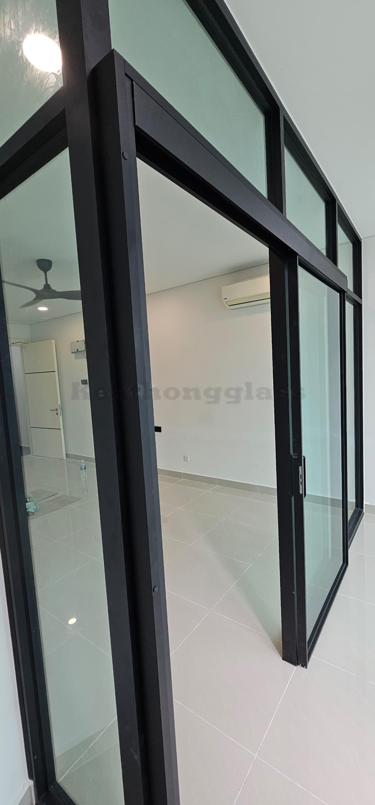 Glass Partition 68